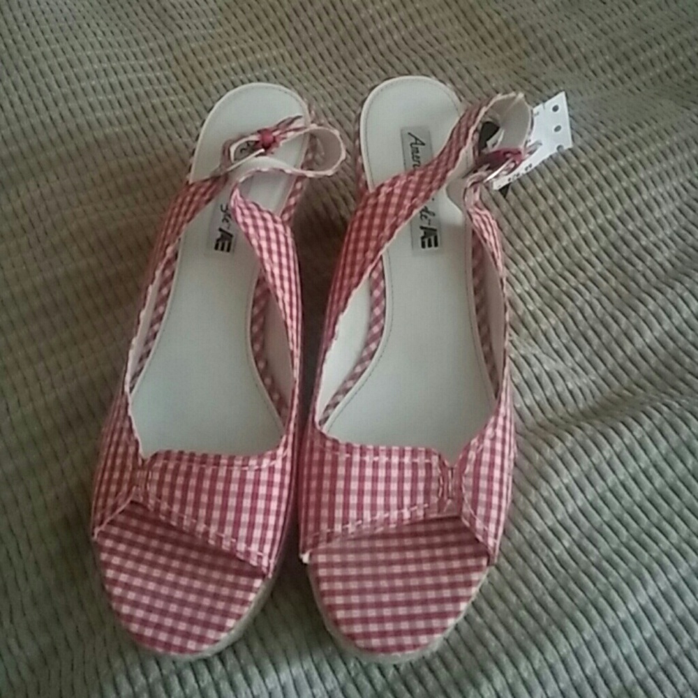 American Eagle Wedge Shoes - Picture 2 of 2